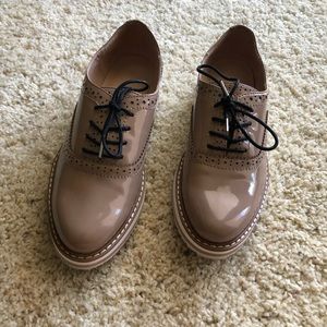 Zara Oxfords Nude Sz. 35
